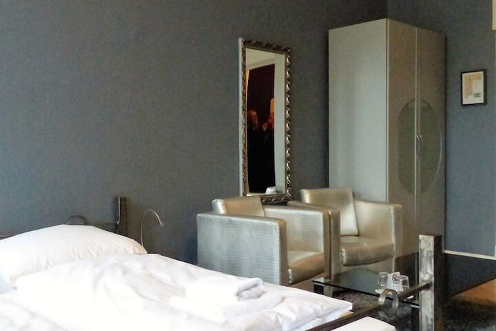 Room 10 of 47