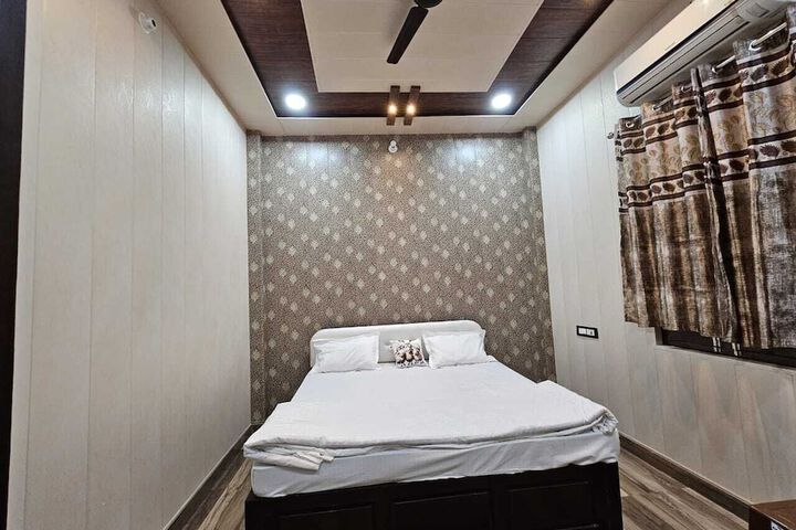 Room 4 of 19