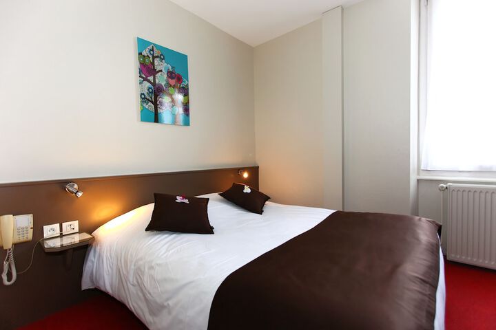 Room 10 of 68