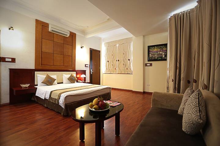 Room 10 of 26
