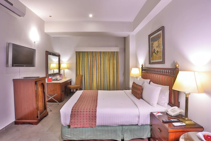 Room 16 of 43