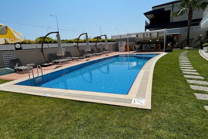 Pool 25 of 47