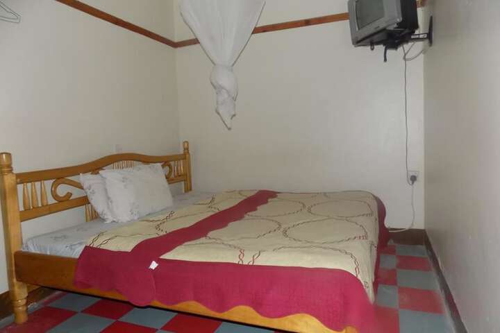 Room 12 of 32