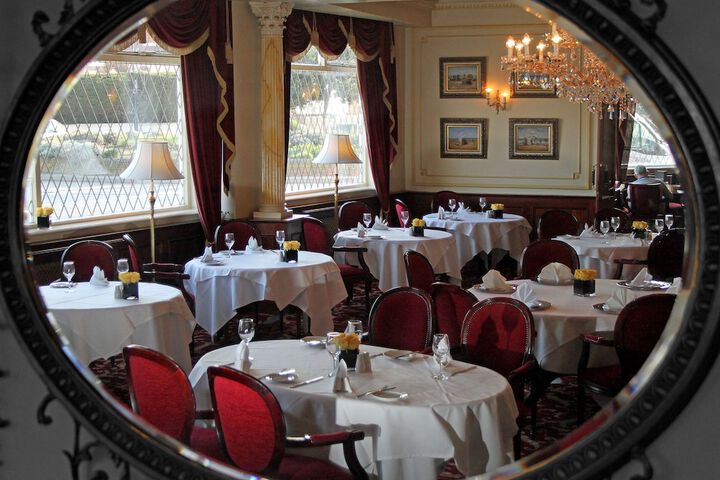 Dining 51 of 70