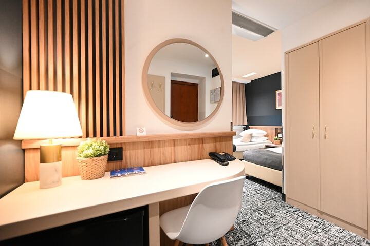 Room 22 of 45