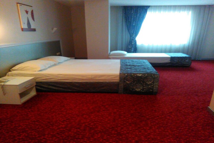 Room 7 of 36