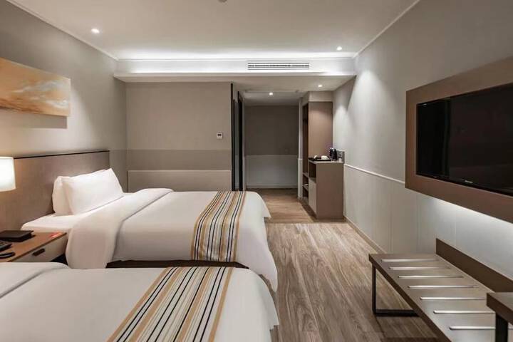 Room 16 of 41