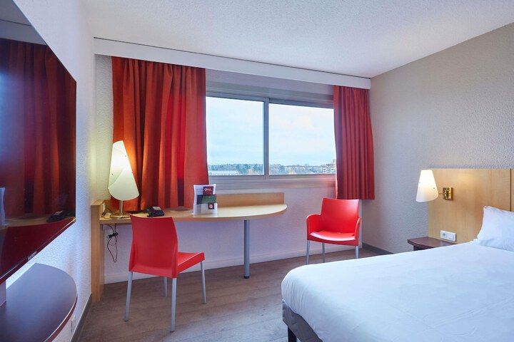 Room 9 of 44