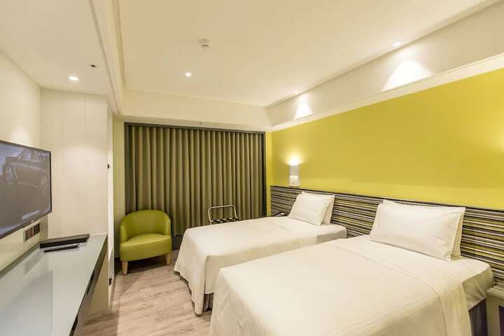 Room 17 of 64