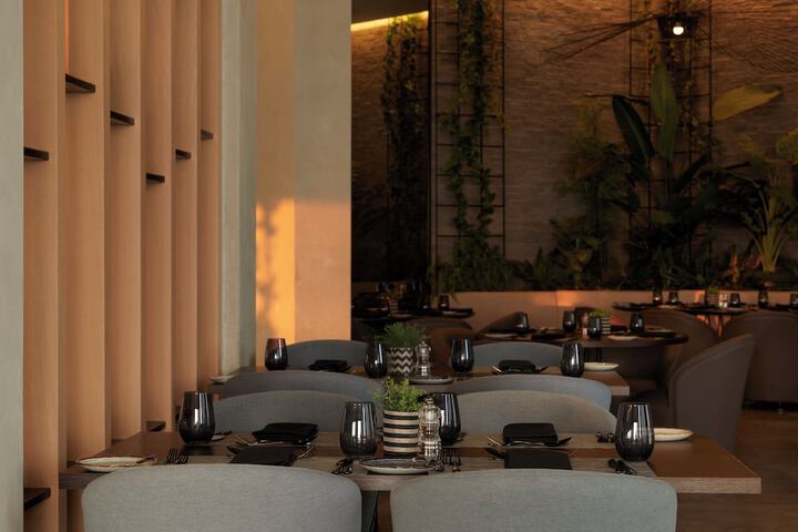 Dining 98 of 135
