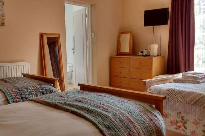 Room 5 of 48