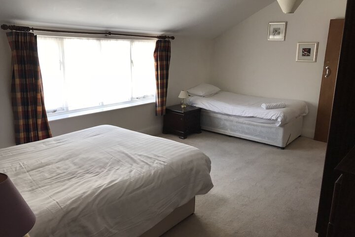 Room 5 of 37
