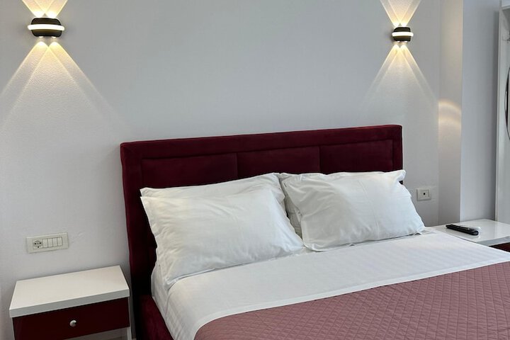 Room 14 of 22