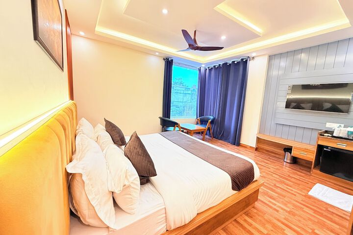 Room 14 of 40