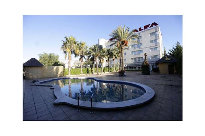 Pools & Facilities