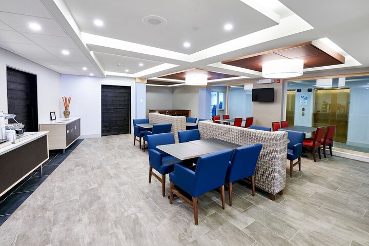 Breakfast/Coffee Service 31 of 40