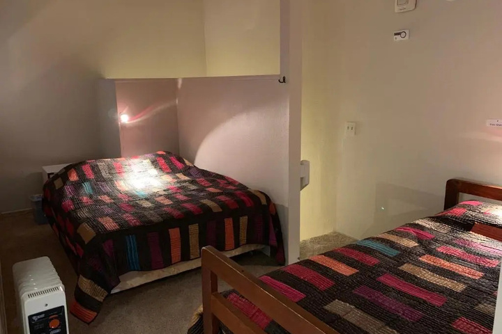 Room 5 of 15