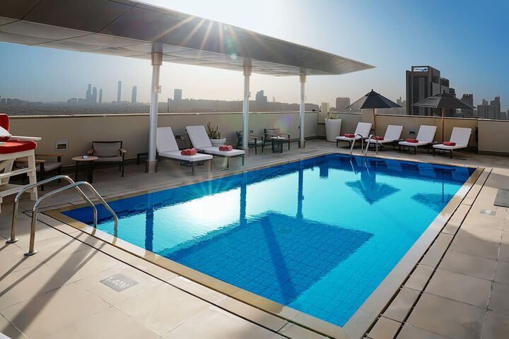 Hotel Pool