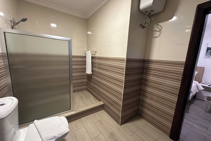 Room 35 of 90