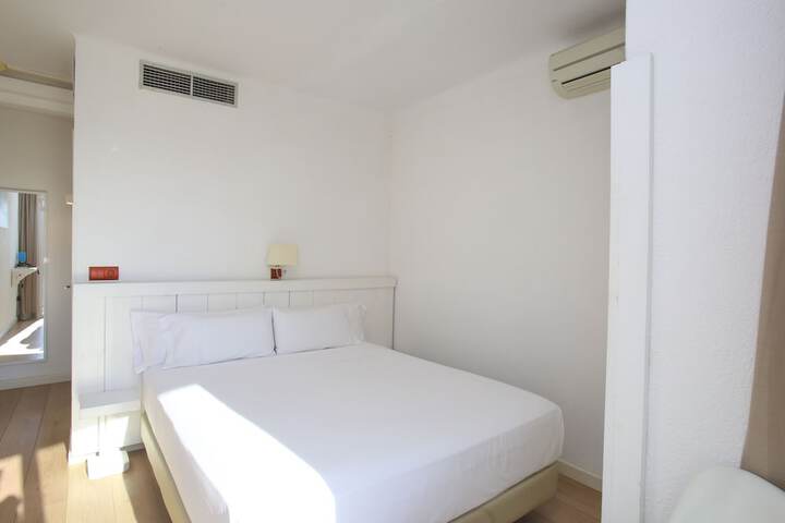 Room 11 of 58
