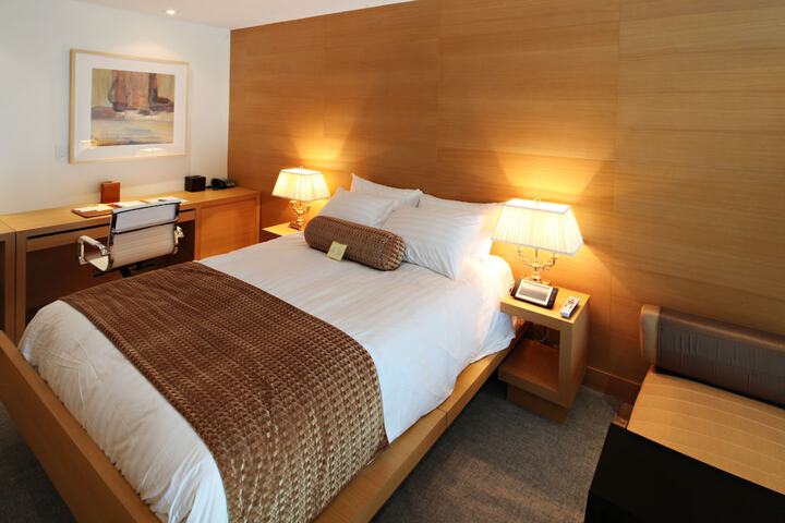 Room 10 of 60