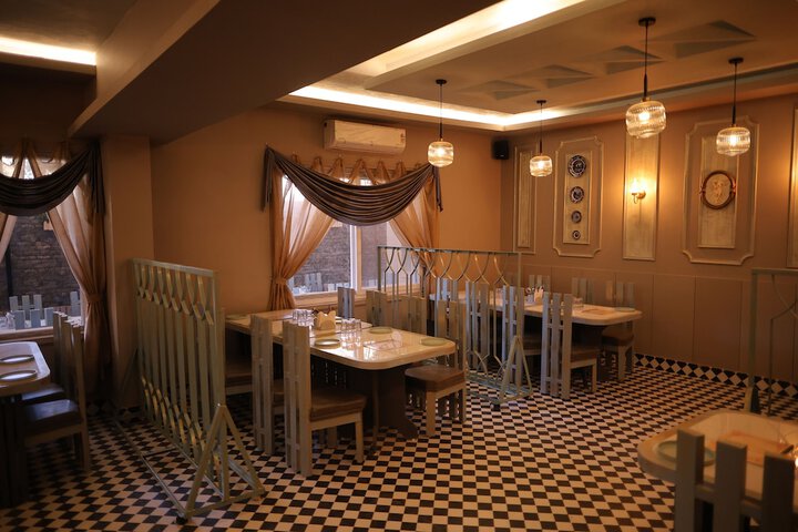 Dining 48 of 76
