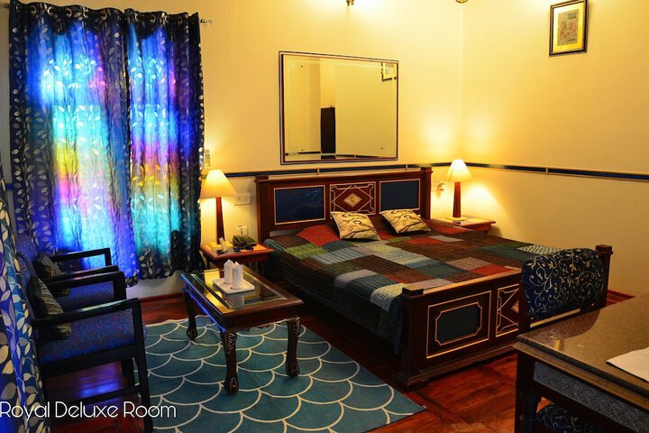 Room 5 of 38