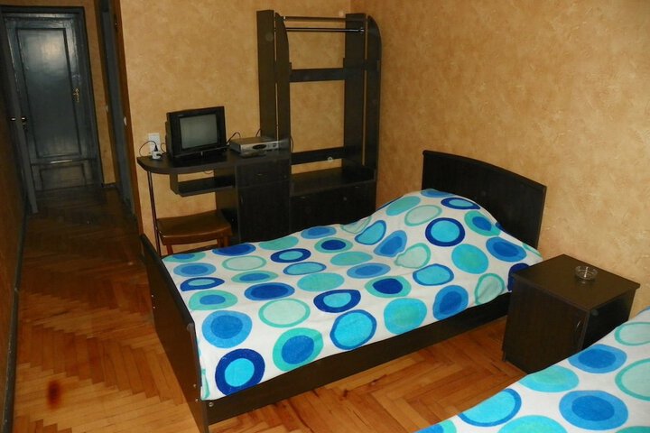 Room 10 of 25