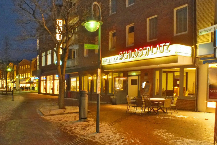 HOTEL AM SCHLOSSPLATZ