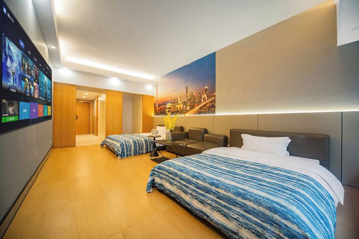 Room 11 of 82