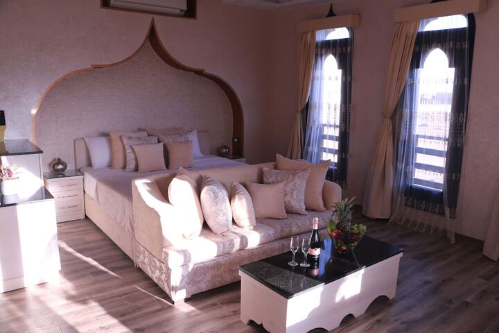 Room 27 of 97