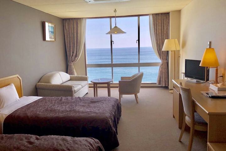 Room 3 of 11