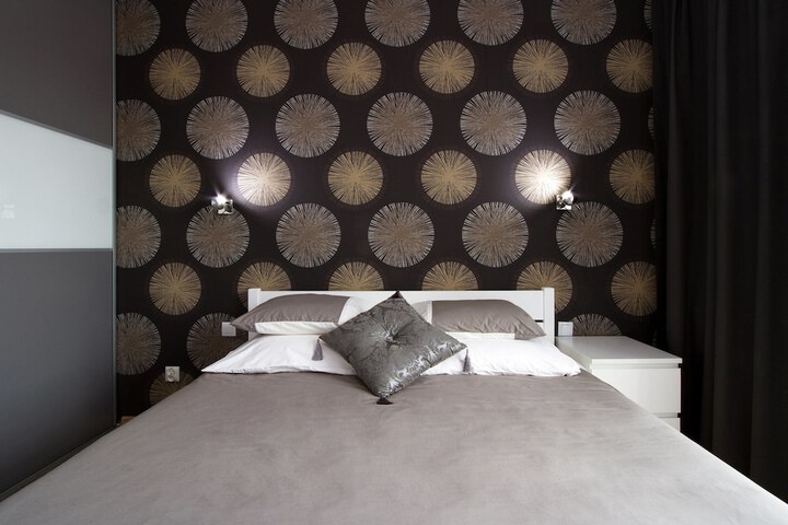 Room 2 of 62