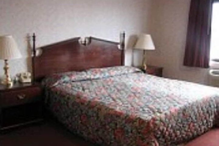 Room 7 of 32