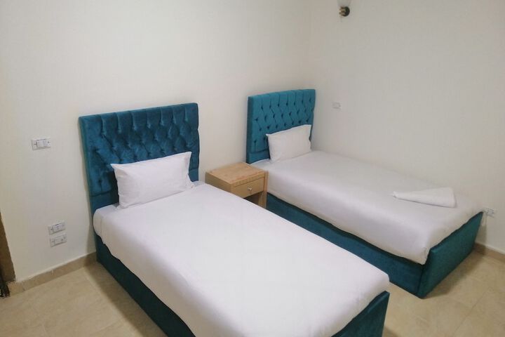 Room 10 of 66