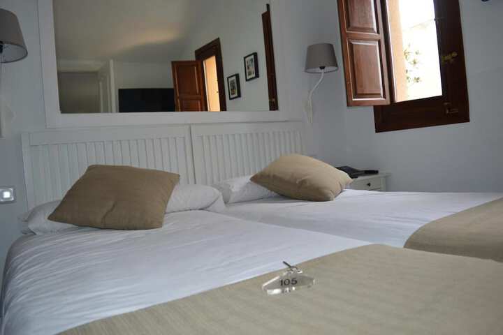 Room 9 of 42