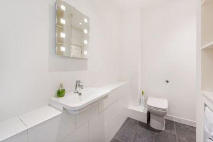 Room 5 of 22