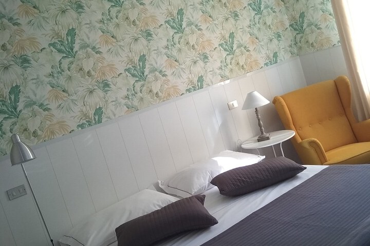 Room 3 of 37