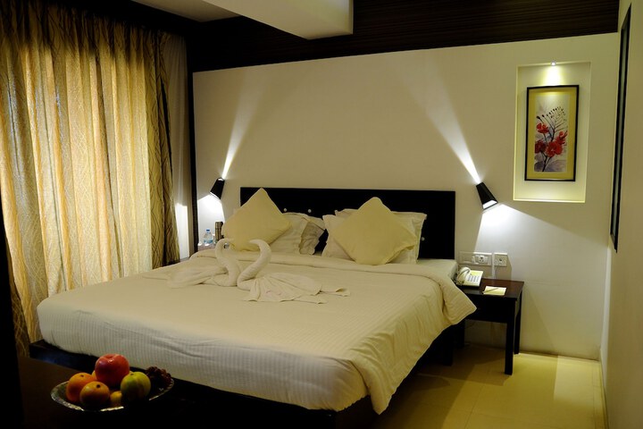 Room 7 of 33