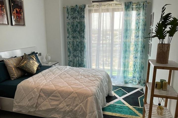 Room 14 of 136