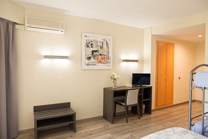 Room 8 of 55