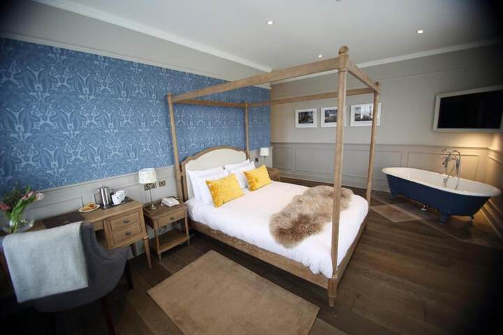 Room 7 of 34