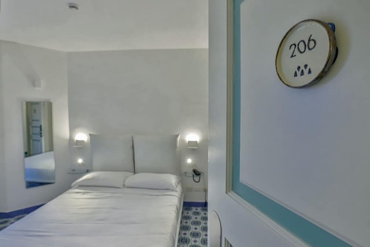 Room 7 of 50