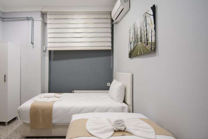 Room 26 of 83