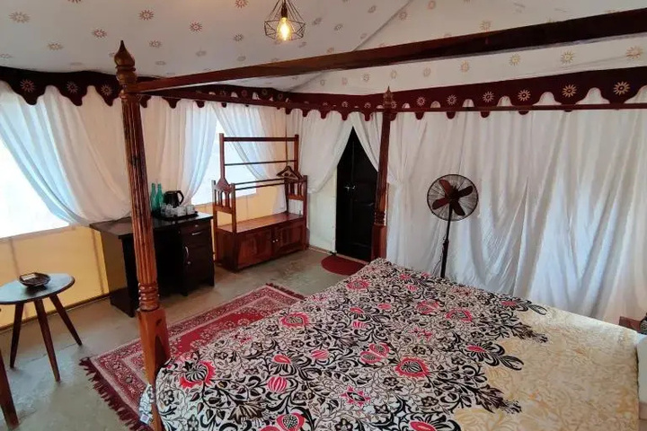 Room 4 of 14