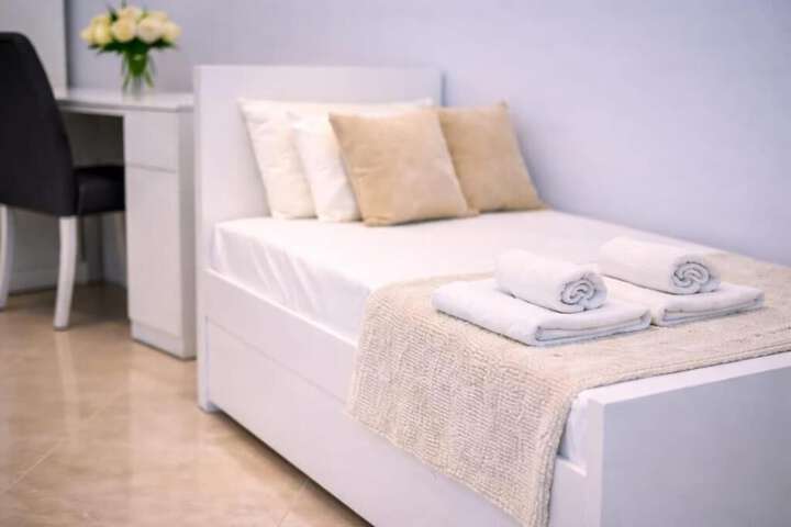 Room 9 of 27