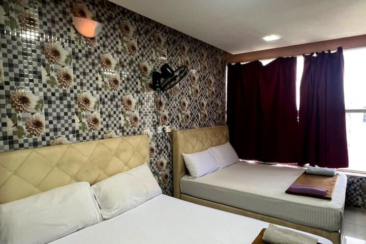 Room 10 of 24