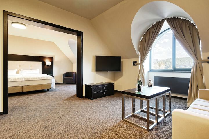 Room 30 of 43