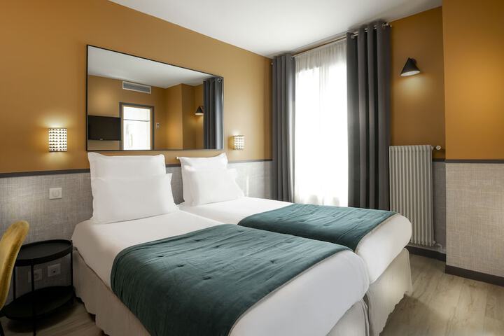 Room 15 of 47