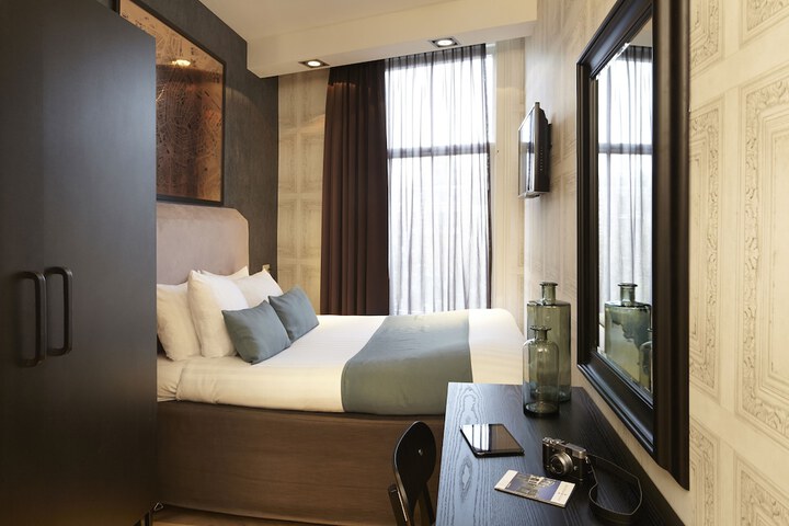Room 15 of 40